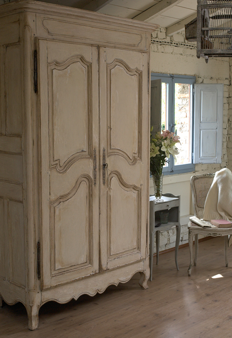 Provençal bedroom wardrobe