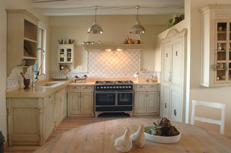 Bespoke kitchens: falegnameria Dario Biagioni - Florence